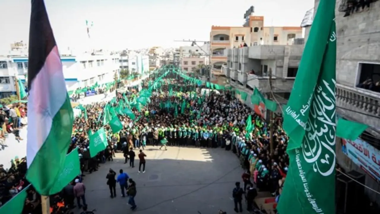 دهها هزار نفر از اهالی غزه در سالروز تأسیس حماس به خیابان‌ها آمدند