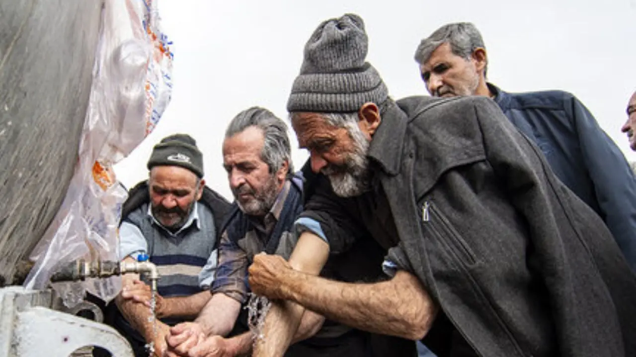 شکستن خط لوله انتقال آب زاینده‌رود، صدای شورای یزد را درآورد: 50بار تعرض کردند