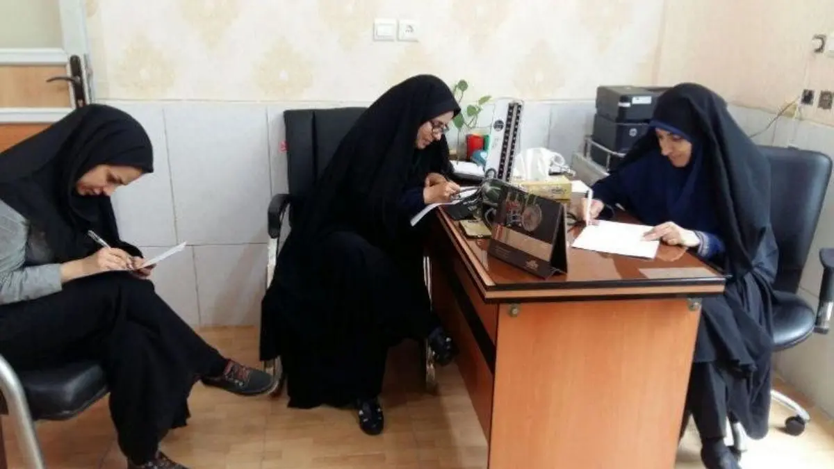 بانوان شاغل و سرپرست خانوار در همه‌گیری کرونا آسیب پذیرترند