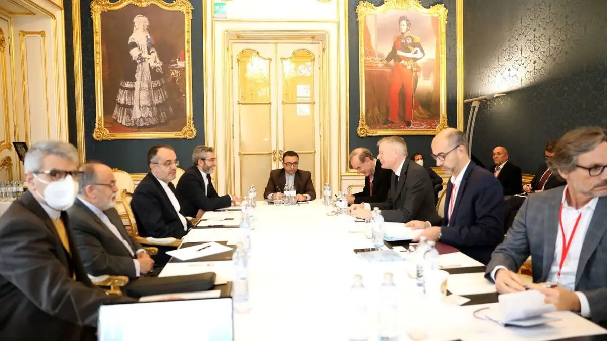 دیدار «مورا» و نمایندگان سه کشور اروپایی با مذاکره کننده ارشد ایران