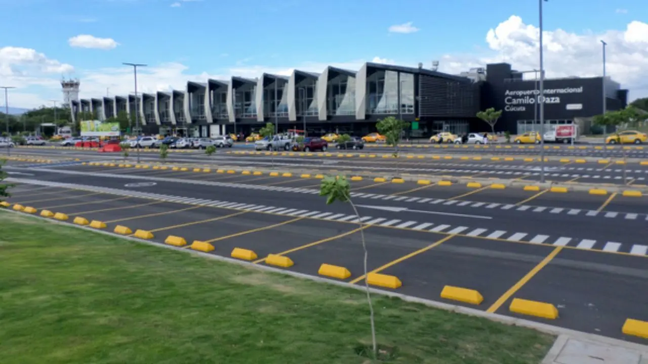 وقوع انفجار در فرودگاهی در مرز با ونزوئلا