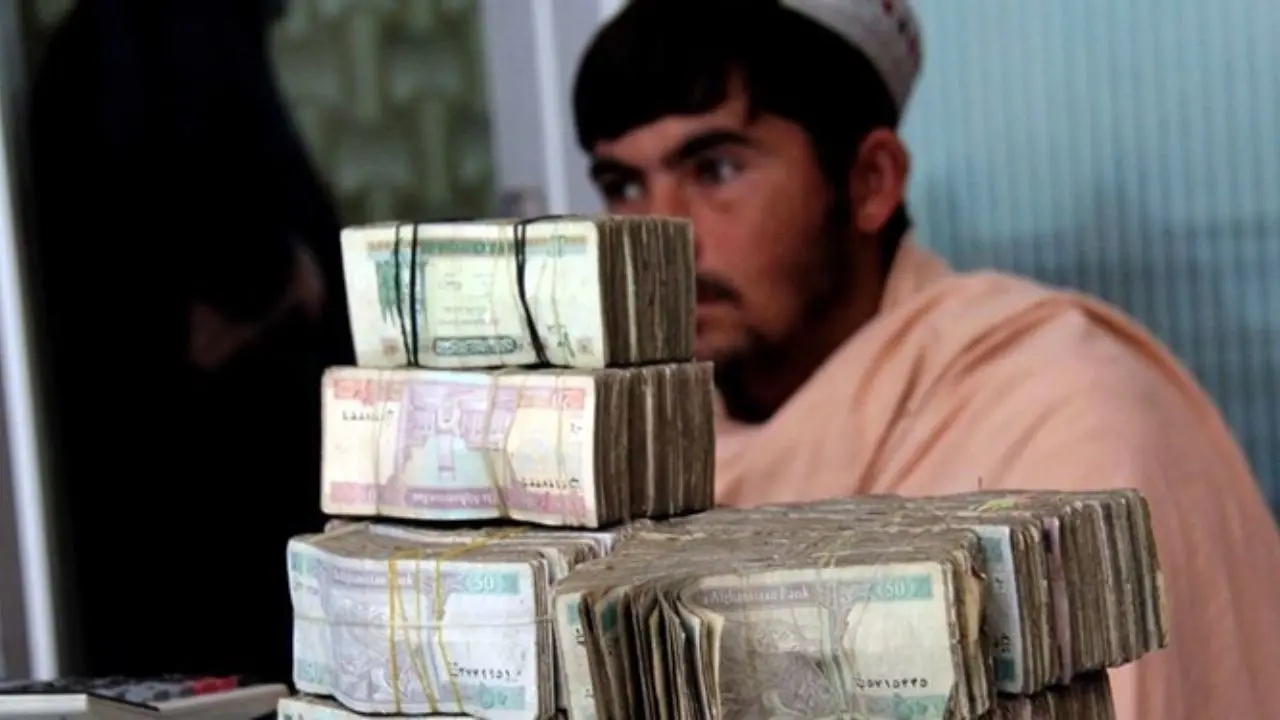 بحران اقتصادی در افغانستان؛ طالبان خرید و فروش با ارزهای خارجی را ممنوع کرد