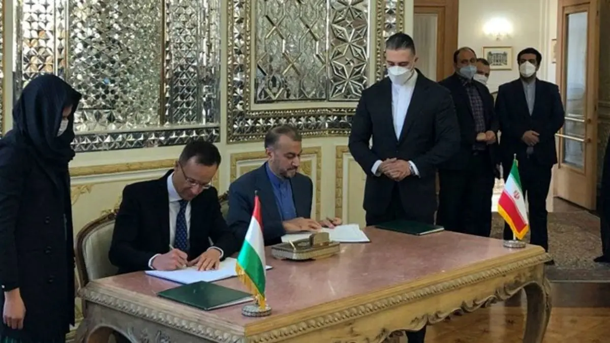 امضای سه یادداشت تفاهم بین ایران و مجارستان با حضور وزرای خارجه دو کشور