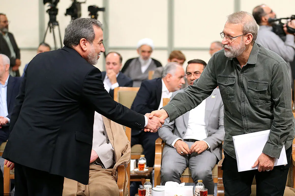 شیخ عطار: پرونده هسته‌ای از 2 روز پیش در اختیار لاریجانی قرار گرفته / شهادت می‌دهم ظریف سعی می‌کرد در برجام عجله نکند اما فشار می‌آوردند که عجله کن