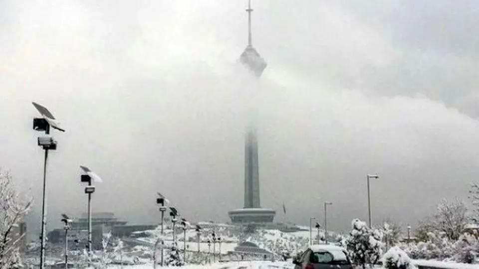 اولین برف پاییزی در تهران بارید+ویدئو