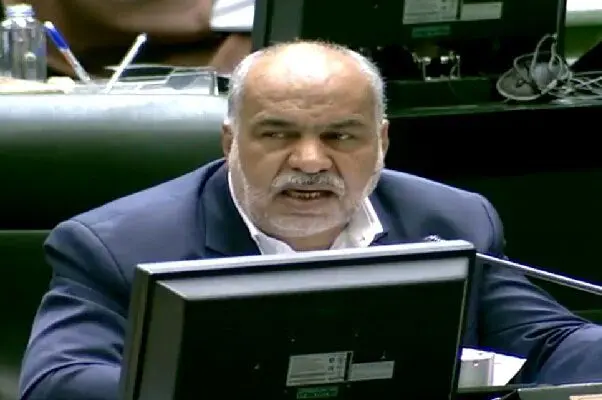 نماینده مهریز و بافق: صدا و سیما به‌جای مردمی شدن، مجری‌هایی آورده‌ و برای جذب مشتری در قالب دلقک‌گونه حرف‌هایی می‌زنند که جامعه را دچار تشنج می‌کند