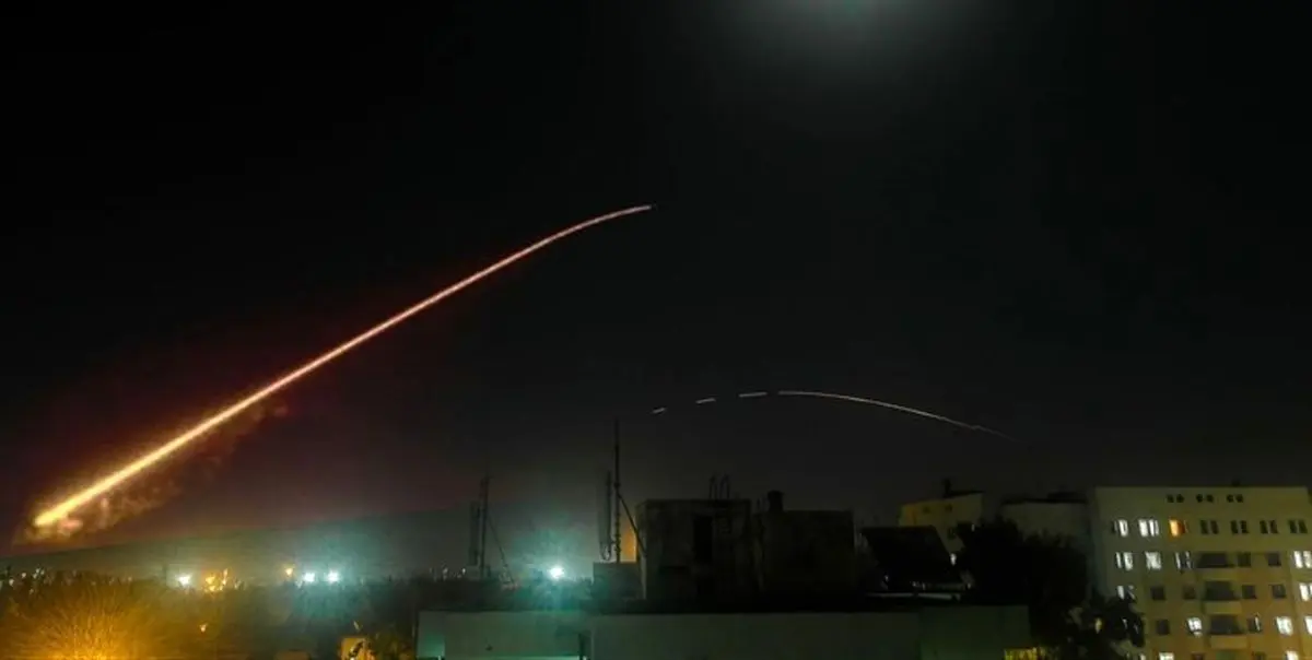 ویدئو | لحظه برخورد یک موشک به شهرک‌های اسراییلی