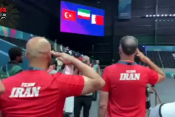 ببینید| سلام نظامی بلندقامتان هنگام پخش سرود ملی