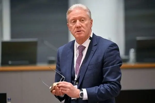 ادعای روزنامه الاخبار: وزیر خارجه لبنان با خودداری از طی مراحل قانونی پذیرش سفیر جدید ایران، عملا روند تبادل سفرا میان دو کشور را متوقف کرده