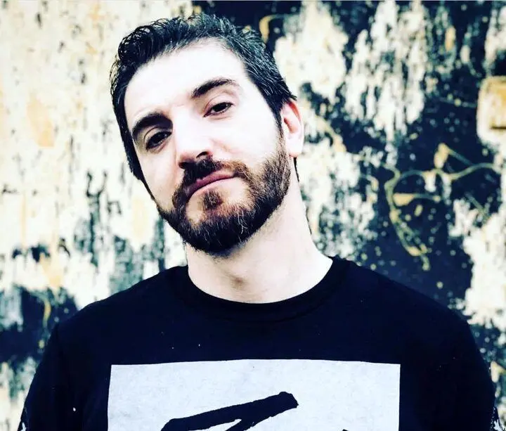 شهادت گرافیست مطبوعات در پی حمله اسرائیل
