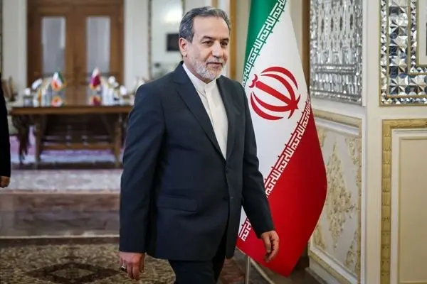 عراقچی پس از پایان سفر دو روزه به هند وارد مشهد شد