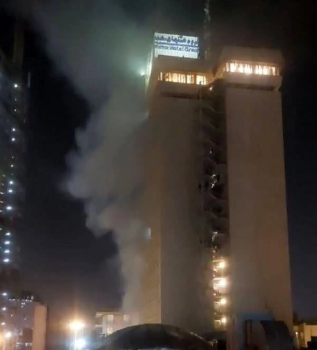 جزئیات آتش‌سوزی هتل معروف تهران؛ مدیران هتل هما با آتش‌نشانی درگیر شدند!