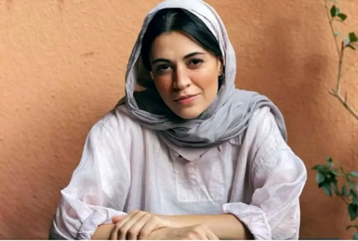 تصویری دیده نشده از کودکی شیدا خلیق در آغوش مادرش