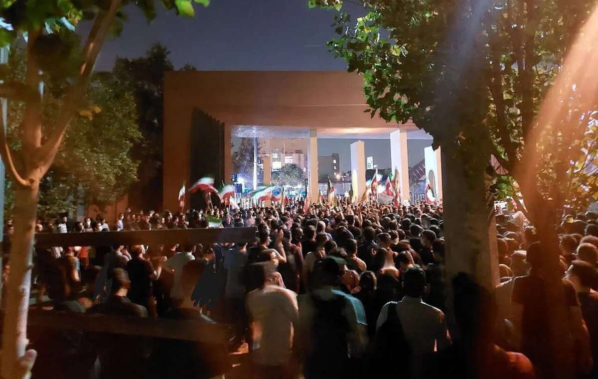 ۱۳ دانشجوی بازداشت شده دانشگاه شریف آزاد می‌شوند
