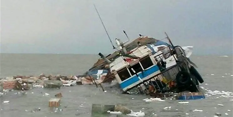 غرق شدن دومین شناور در خلیج فارس/ 7 خدمه نجات پیدا کردند