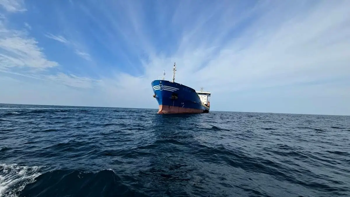 کشف کلان گازوییل قاچاق در سواحل عمان؛ یک فروند کشتی نفتکش توقیف شد