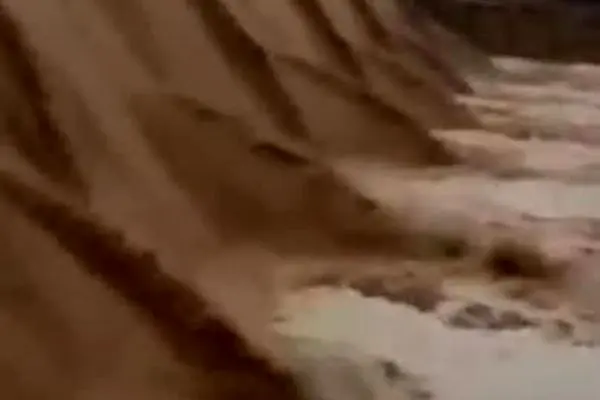 ببینید| آبگیری کامل سد نازدشت هرمزگان
