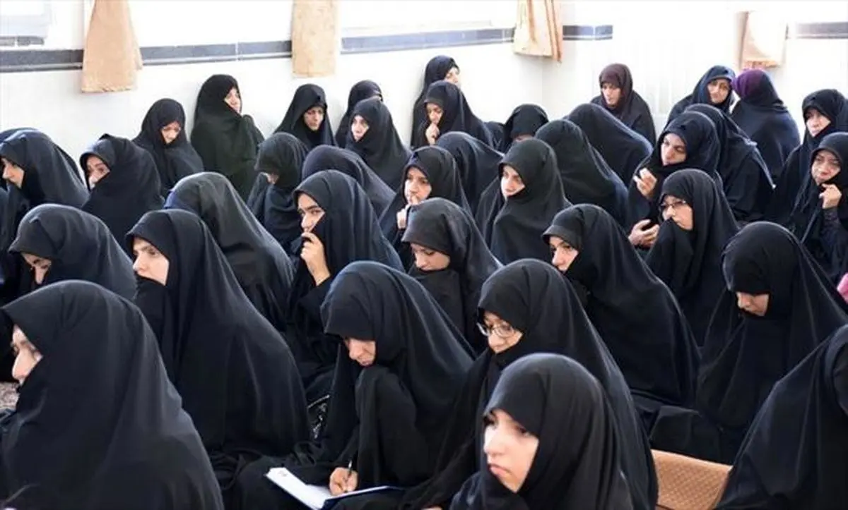 طلاب زن به مدارس اعزام می‌شوند