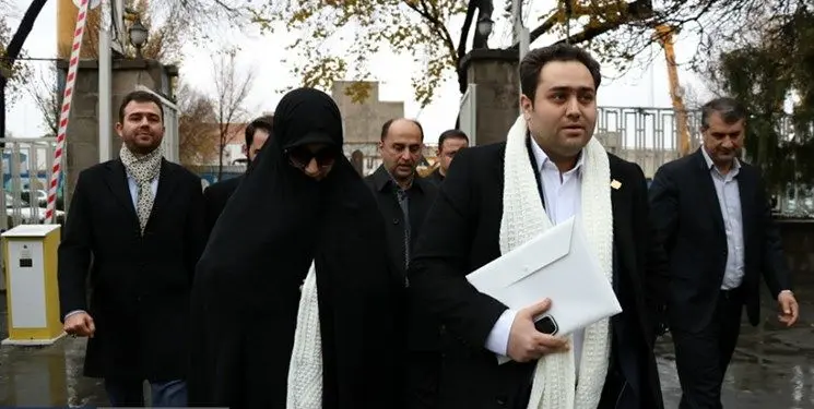 داماد روحانی برای پدرزنش نوشابه باز کرد!+ تصویر
