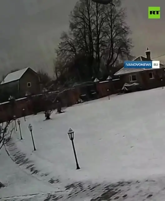 ببینید| هواپیمای آنتونوف روسی قبل از سقوط روی هوا نصف شد