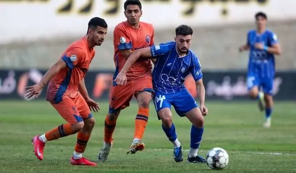 کوچ استقلال به مشهد؟/ عملیات فرار از شهر بدون استادیوم!