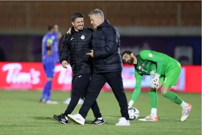 وریا غفوری به دور از حاشیه و خندان در یزد دیده شد