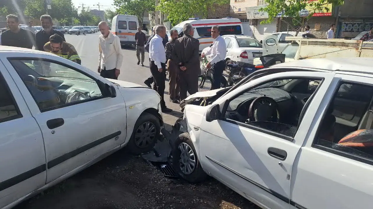 وقوع،حادثه،كرج،راننده،مصدومان،اورژانس