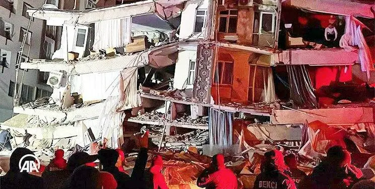 ستاره سابق چلسی زیر آوار زلزله ترکیه گرفتار شد!
