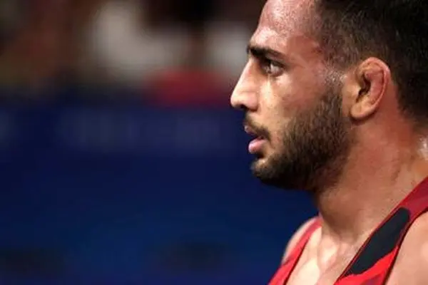 کشتی آزاد کشورهای اسلامی؛ آذرپیرا با شکست قهرمان جهان به مدال طلا رسید