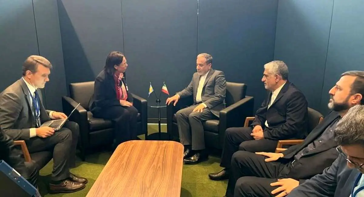عراقچی به وزیر خارجه سوئد: تعرض به سفارت ایران نباید بدون پاسخ بماند