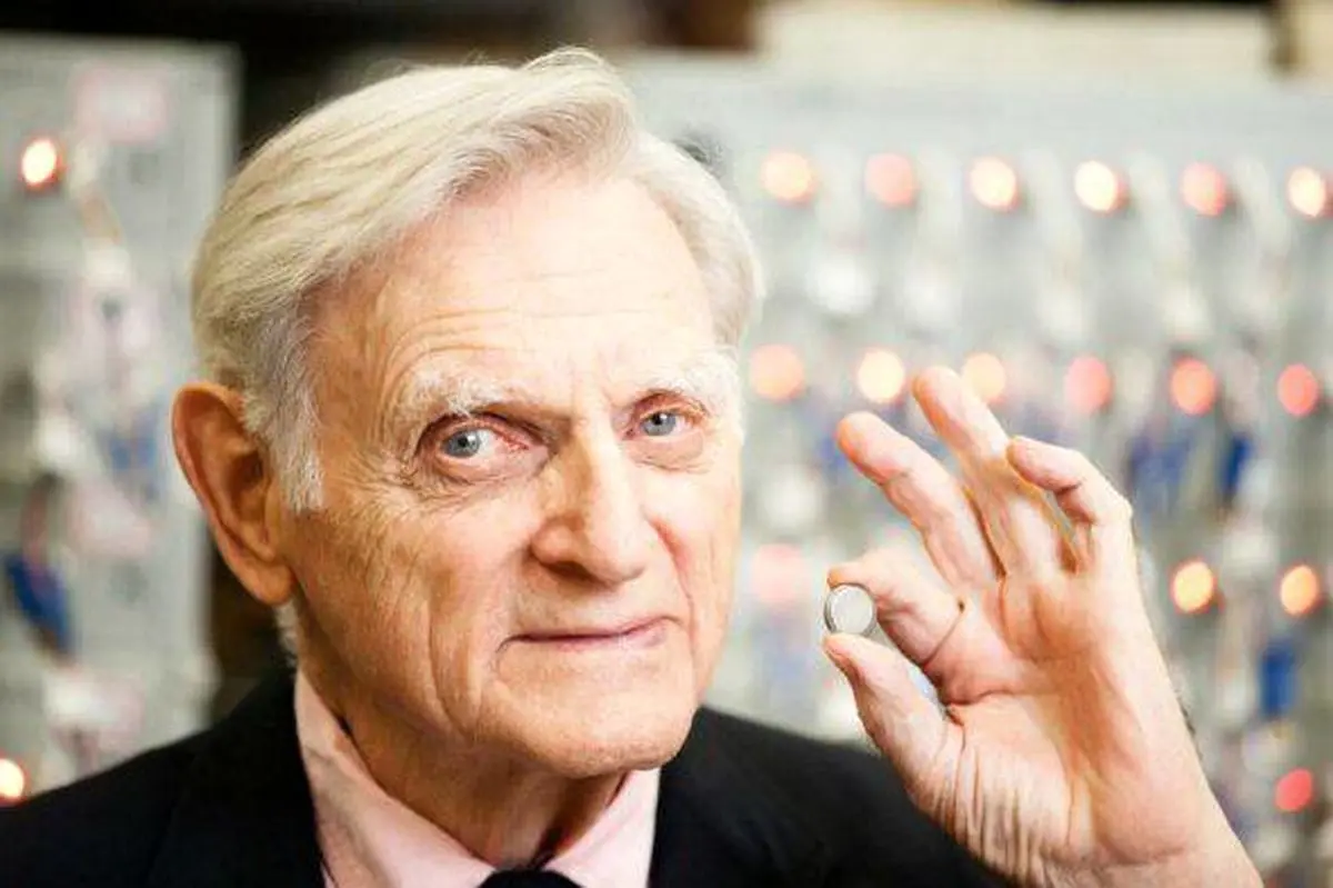  پیرترین برنده جایزه نوبل و خالق باتری‌های لیتیوم-یون درگذشت
