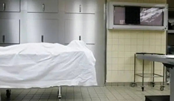 گزارش روزنامه اعتماد از چند قصور پزشکی؛ پزشک زیبایی که به دستیارانش دستور داد جسد متوفی را بسوزانند!