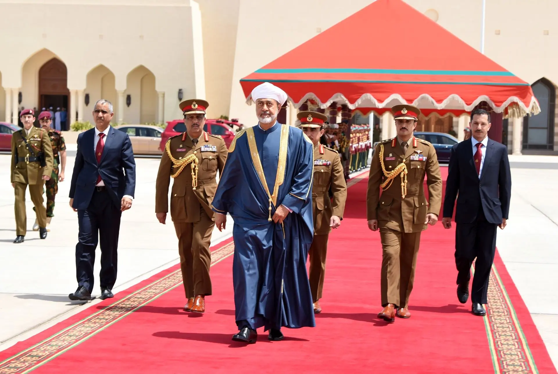 سلطان عمان وارد تهران شد + ویدئو