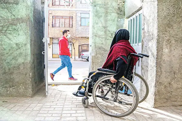 مصائب معلولان ایران: ویلچر معلولان ۳ سال بیشتر دوام نمی‌آورد؛ معطلی ۵ ساله برای دریافت ویلچرِ جدید