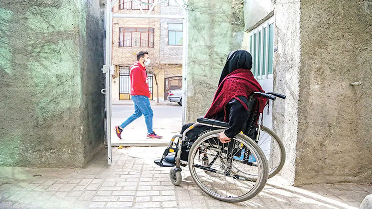 مصائب معلولان ایران: ویلچر معلولان ۳ سال بیشتر دوام نمی‌آورد؛ معطلی ۵ ساله برای دریافت ویلچرِ جدید