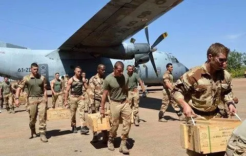 موافقت نیجر با ورود نیروهای فرانسوی و اروپایی از مالی به این کشور
