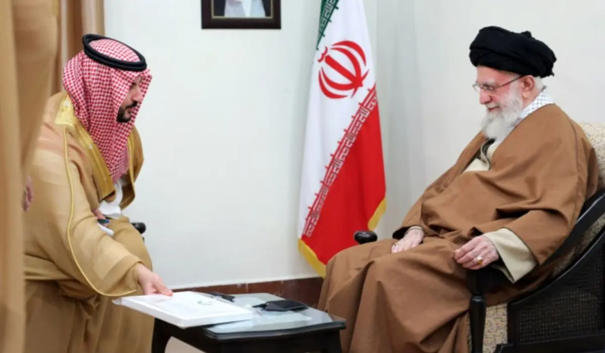 تقدیم پیام پادشاه عربستان به رهبر انقلاب/ مقام معظم رهبری: اعتقاد ما این است که ارتباط میان ایران و عربستان برای هر دو طرف مفید خواهد بود