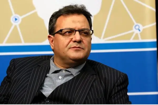 جامعه از سیاست عبور کرده است؛ سیاست را از حصر آزاد کنید