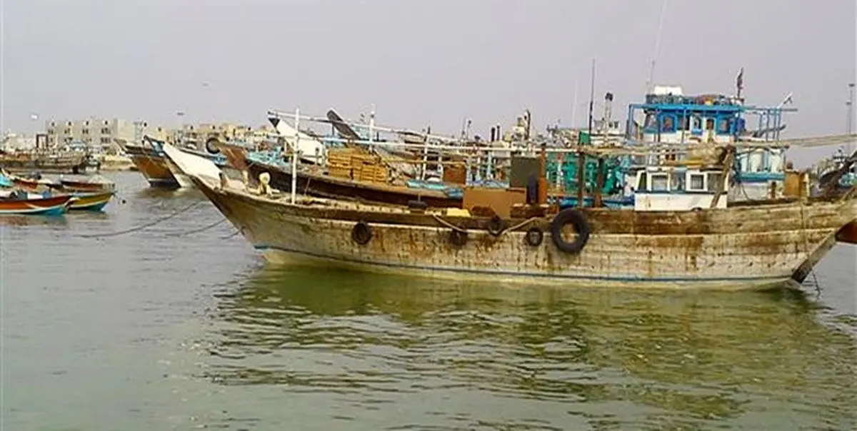 توقیف 16 فروند شناور لنج صیادی متخلف در آبهای هرمزگان