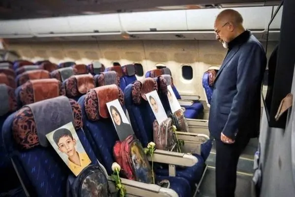 همراهان قالیباف در سفر به پاکستان؛ تصاویری از شهدای میناب + عکس