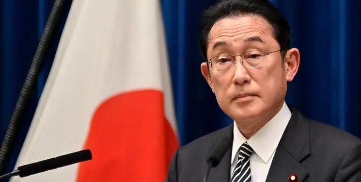 نخست وزیر ژاپن فرزندش را از پست دولتی اخراج کرد