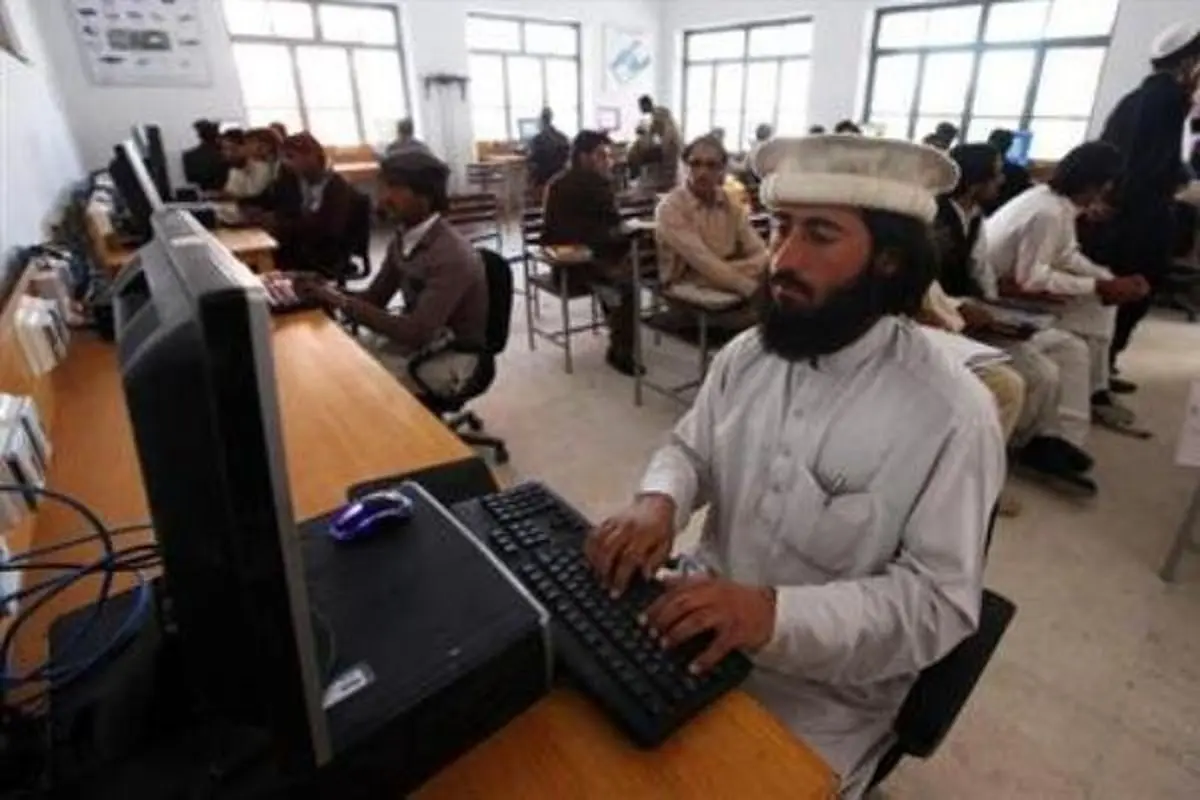 طالبان دسترسی کاربران افغان به شبکههای اجتماعی را محدود کرد