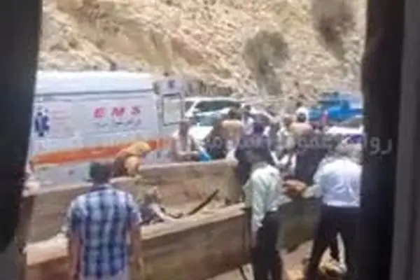 ببینید |‌ویدئویی دردناک از تصادف مرگبار اتوبوس در استان فارس