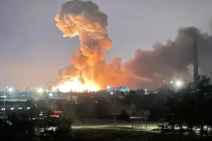 اولین تصاویر از محل انفجار مرکز سلیندرپرکنی گاز مایع در محمدشهر کرج؛ یک نفر مصدوم شد+ویدئو