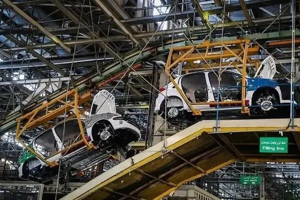 قیمت خودرو‌های ایران خودرو امروز سه‌شنبه ۴ آذر ۱۴۰۴ + جدول