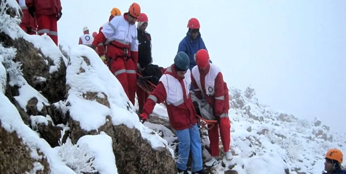 نجات جان کوهنورد مفقود در اشتهارد به کمک پلیس ۱۱۰