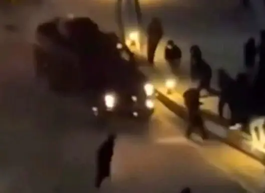 اغتشاشگران،راننده،برخورد،يحيوي،خودروي،حافظ،فارس،ميدان،خودرو، ...