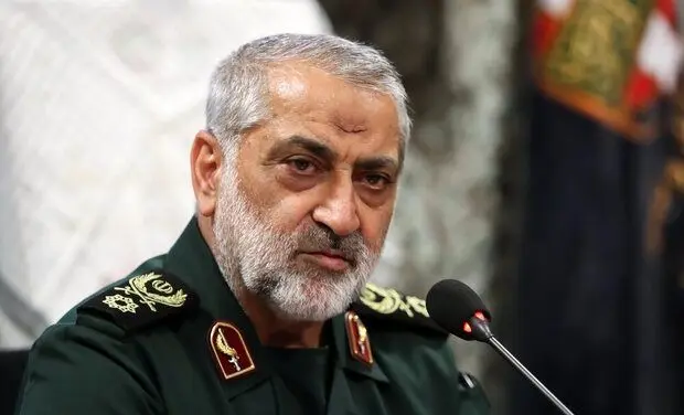 سردار شکارچی: اگر به رهبر ما تعرض شود دنیای متجاوزان را به آتش می‌کشیم