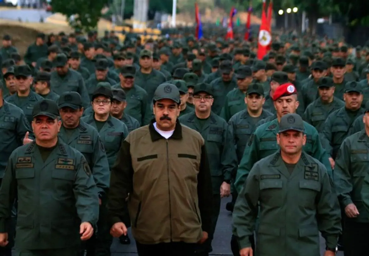 رئیس جمهور ونزوئلا: از نخستین ساعات صبح همه مردم و نیروهای نظامی برای دفاع از کشور بسیج شوند