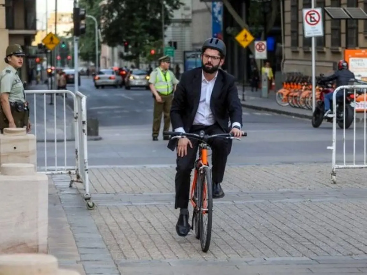 این رئیس‌جمهور با دوچرخه رفت‌وآمد می‌کند+ عکس